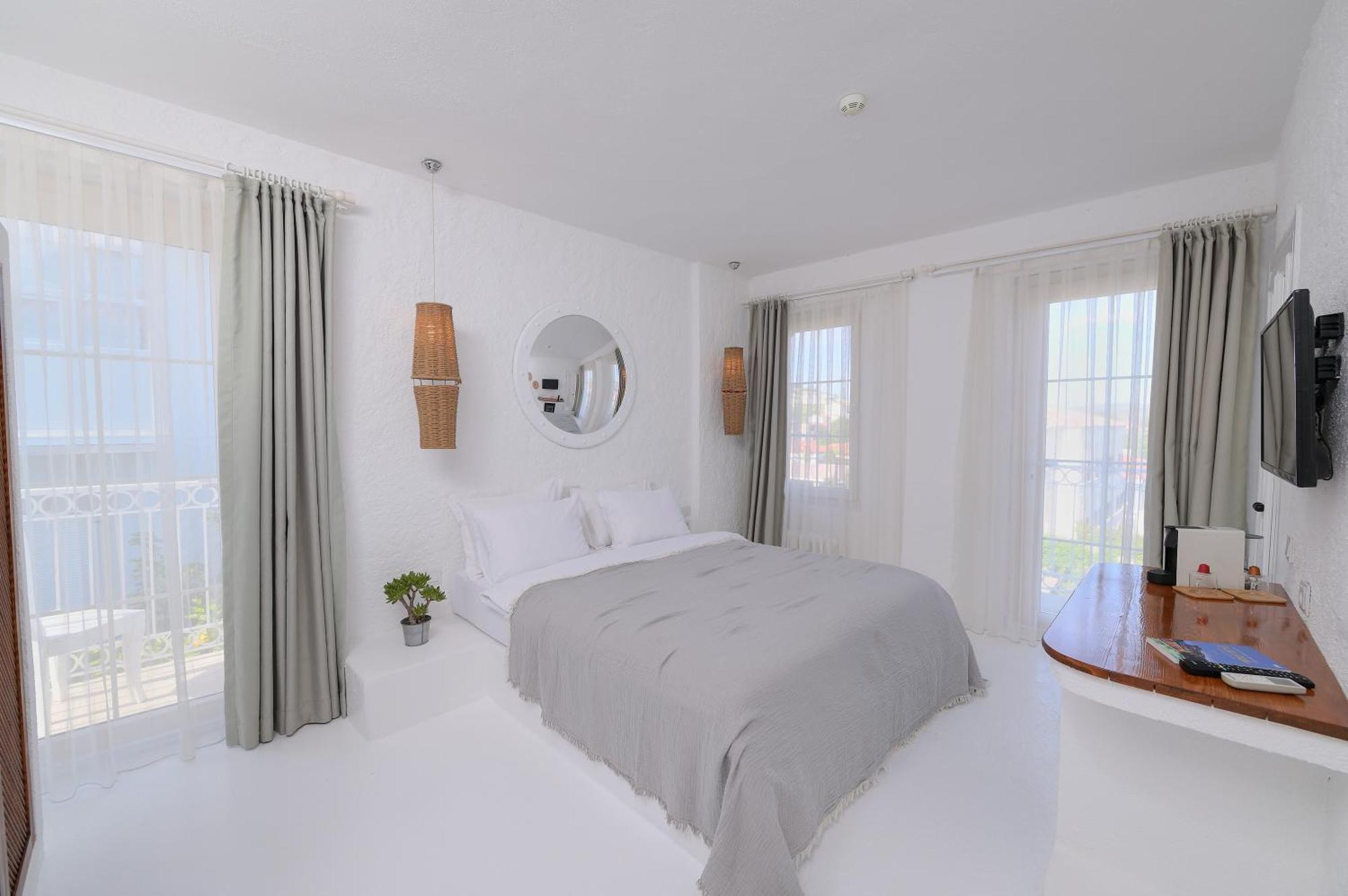 Peremere Alacati Otel Esterno foto